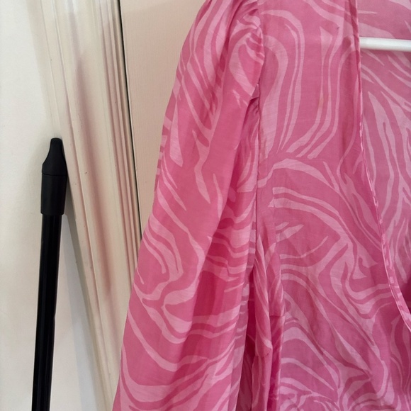 H&M pink swirl top wrap with belt * taking offers - Picture 2 of 6